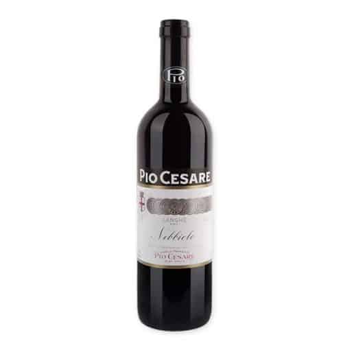 Probeer de Pio Cesare Nebbiolo Langhe Doc 2021 en geniet van een wijn met rijke aroma's en een elegante afdronk. Ideaal voor gerechten als truffelpasta en gegrild vlees.