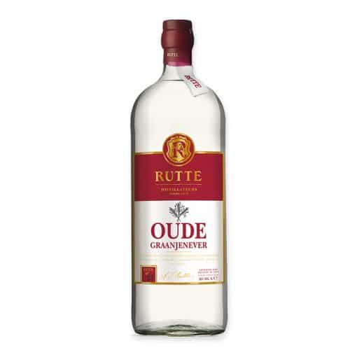 Ervaar de rijke en complexe smaken van Rutte Oude Jenever, perfect voor zowel pure consumptie als onderdeel van verfijnde cocktails.