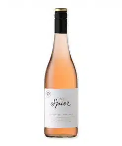 Geniet van de Spier Signature Chardonnay Pinot Noir Rose, een verfrissende rosé die perfect balanceert tussen zoetheid en zuurheid, ideaal voor elk zomers moment.