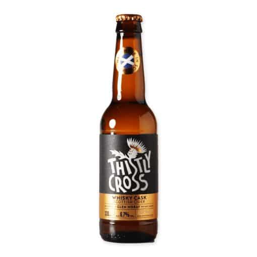 Ervaar Thistly Cross Cider Whisky Cask, de unieke Schotse cider gerijpt in whiskyvaten. Perfecte balans tussen zoete appels en rokerige whiskytonen.