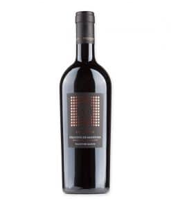 Ontdek Vigne Vecchie Leggenda Primitivo di Manduria: een dieprode Italiaanse wijn met rijke aroma's van rijp fruit en kruiden. Bestel nu en ervaar de kwaliteit van traditionele Italiaanse wijnmakerij.