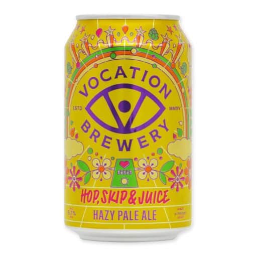 Geniet van de Vocation Brewery Hop Skip Juice, een fruitig speciaalbier met tonen van mango, ananas en citrus. Ideaal voor elke gelegenheid, koel geserveerd.