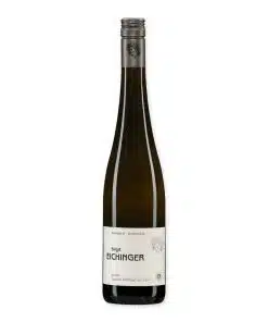 Ontdek Weingut Eichinger Kamptal Strass Grüner Veltliner, een elegante witte wijn met noten van groene appel en witte peper, perfect voor elke gelegenheid.