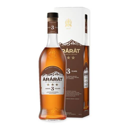 Ararat 3 Years is een Armeense brandy met zachte tonen van gedroogd fruit en hout. 3 jaar gerijpt, 40% alcohol en elegant van karakter.