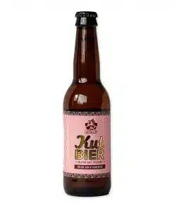 Kut Bier Blond Met Pruimen is een fruitig blond bier (6,3%) met pruimen en Pink Boots-hop. Gebrouwen door Boegbeeld met lef en impact.