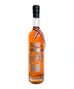 Ervaar de rijke smaak van De Schermer Oranjebitter, een Nederlandse klassieker met sinaasappel en een vleugje bitterheid. Ideaal voor digestief of cocktails.