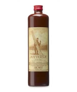 Juttertje Kruidenbitter is een ambachtelijke Texelse likeur met 14 kruiden. Zacht, lichtzoet en al sinds 1930 familie-eigendom.