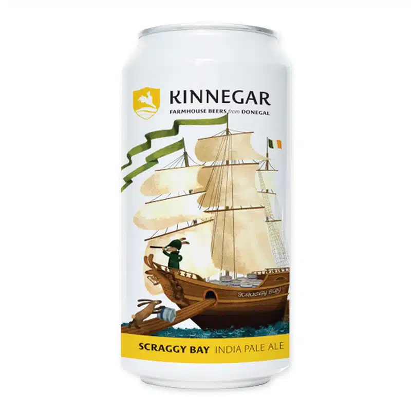 Ontdek Kinnegar Brewing's Scraggy Bay IPA, een ambachtelijk Iers bier met tinten van citrus en dennen, ideaal voor elke gelegenheid.