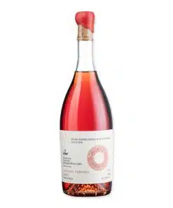 Unieke qvevri roséwijn van Rose Rkatsiteli. Vol, fluweelzacht en met aroma’s van roos, bessen en aardbei. Gemaakt door Qvevri Wine Cellar.