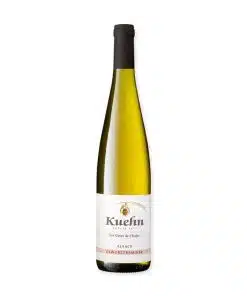 Kuehn Gewurztraminer 'Les Caves de l'Enfer' is aromatisch, milddroog en elegant. Perfect bij Aziatische gerechten of Munsterkaas.