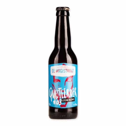 Magistraat De Questeerder is een sterk blond bier van 9%, met fruitige tonen, kruidigheid en een droge afdronk.