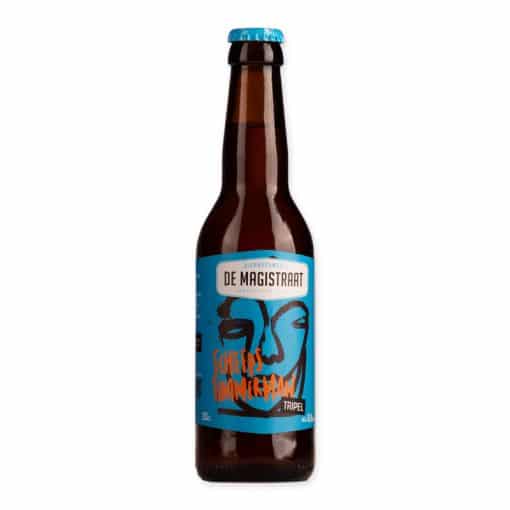 Magistraat Scheepstimmerman is een stevige, volmoutige tripel van 8,8%, met tonen van karamel en een zachte bitterheid.